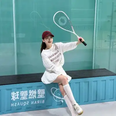 段龙娜